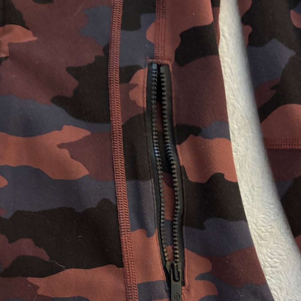 Lululemon camo set - Picture 5 of 16